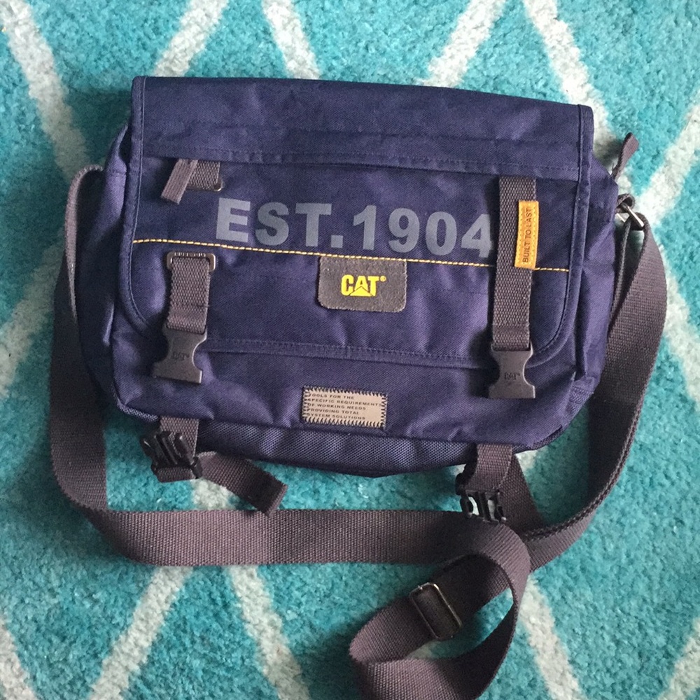 Like new CAT messenger bag